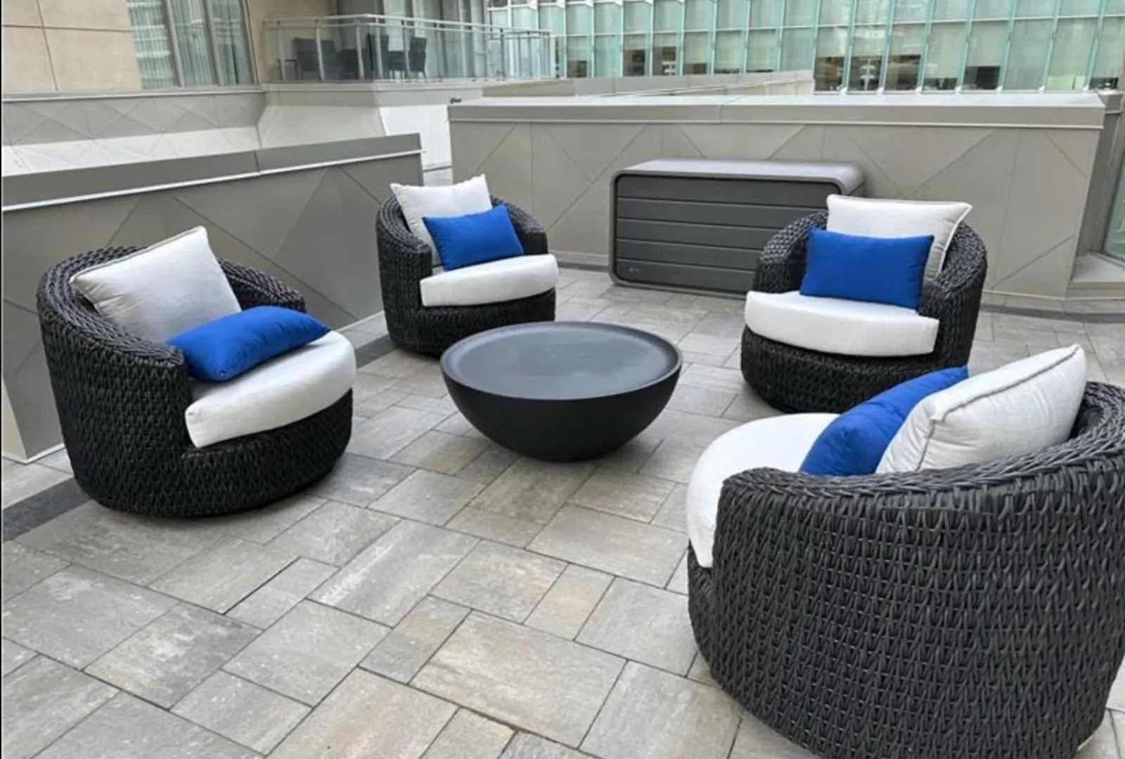 Modern 2-Bedroom Condo W Floor To Ceiling Windows Toronto 0*,  Kanada